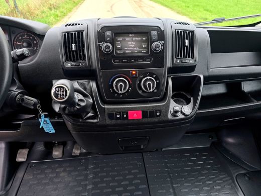 Peugeot Boxer 435 2.2 BlueHDi L4 H3 - 165 Pk - Euro 6 - Airco - ParkeerCamera - Laadklep ActivLease financial lease