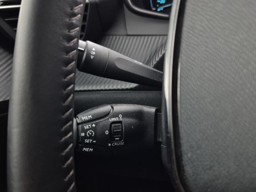 Peugeot e-2008 EV Allure 50 kWh | SoH 91,75% Full LED | Full map navigatie | Parelmoer | Parkeersensoren | Carpl... ActivLease financial lease