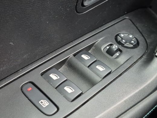 Peugeot e-2008 EV Allure 50 kWh | SoH 91,75% Full LED | Full map navigatie | Parelmoer | Parkeersensoren | Carpl... ActivLease financial lease