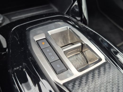 Peugeot e-2008 EV GT 54 kWh Adaptive CC | 3 fase | Camera | Full LED | Keyless | Carplay/android auto | ActivLease financial lease