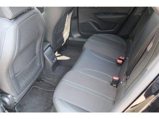 Peugeot e-2008 EV GT 54 kWh | Navigatie | Camera | Fase 3 laden | 18 Inch LMV | Apple carplay | Nieuw model | ActivLease financial lease