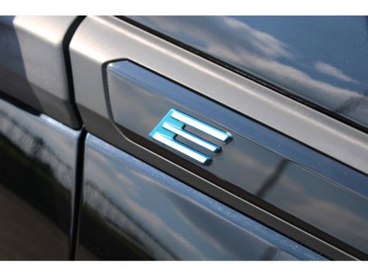 Peugeot e-2008 EV GT 54 kWh | Navigatie | Camera | Fase 3 laden | 18 Inch LMV | Apple carplay | Nieuw model | ActivLease financial lease