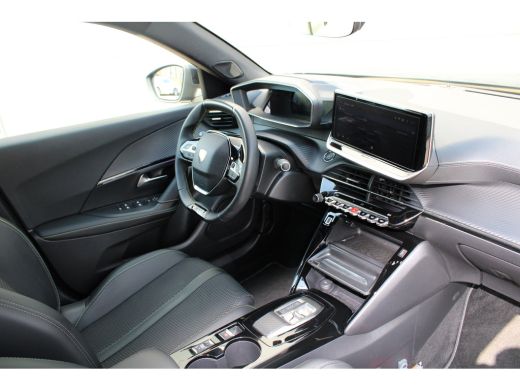 Peugeot e-2008 EV GT 54 kWh | Navigatie | Camera | Fase 3 laden | 18 Inch LMV | Apple carplay | Nieuw model | ActivLease financial lease