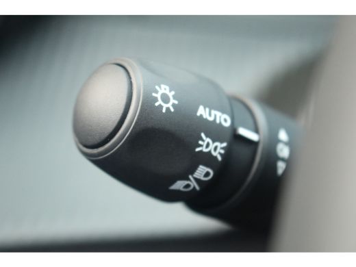 Peugeot e-208 EV Style 51 kWh | Carplay | Camera | Navi | Climate | DAB | LED | Carplay | Camera | Navi | Clima... ActivLease financial lease