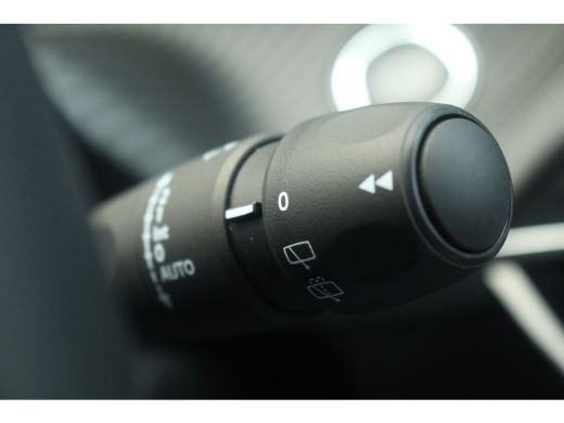 Peugeot e-208 EV Style 51 kWh | Carplay | Camera | Navi | Climate | DAB | LED | Carplay | Camera | Navi | Clima... ActivLease financial lease