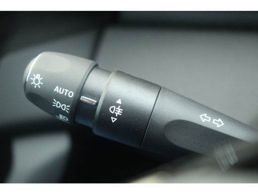 Peugeot e-308 Style EV 54 kWh | Carplay | LED | Adapt. Cruise | PDC A | Climate | 18" LMV | DAB | Carplay | LED... ActivLease financial lease