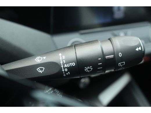 Peugeot e-308 Style EV 54 kWh | Carplay | LED | Adapt. Cruise | PDC A | Climate | 18" LMV | DAB | Carplay | LED... ActivLease financial lease