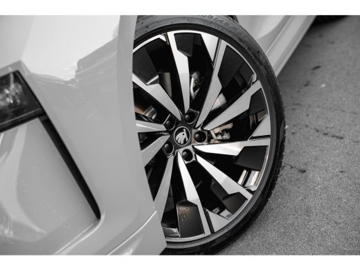 Skoda Enyaq Coupe Sportline 85 | Achteruitrijcamera (Rear View) | Adaptive Cruise control met speed limiter | Panor... ActivLease financial lease