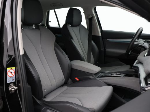 Skoda Enyaq iV 60 + SFEERVERLICHTING | CAMERA | NAVIGATIE | APPLE CARPLAY | ANDROID AUTO | 19 INCH LMV ActivLease financial lease