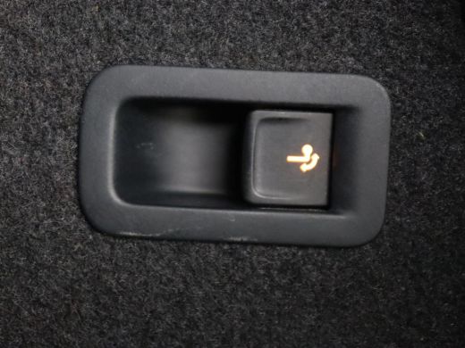 Skoda Karoq 1.5 TSI Business Edition Plus | Stoelverwarming | Trekhaak | Camera | Carplay | Navigatie | Keyle... ActivLease financial lease