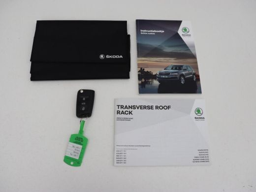 Skoda Karoq 1.5 TSI Business Edition Plus | Stoelverwarming | Trekhaak | Camera | Carplay | Navigatie | Keyle... ActivLease financial lease
