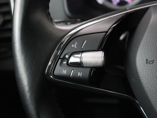 Skoda Karoq 1.5 TSI Business Edition Plus | Stoelverwarming | Trekhaak | Camera | Carplay | Navigatie | Keyle... ActivLease financial lease