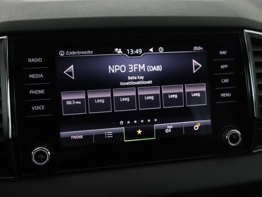 Skoda Karoq 1.5 TSI Business Edition Plus | Stoelverwarming | Trekhaak | Camera | Carplay | Navigatie | Keyle... ActivLease financial lease