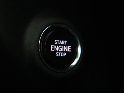 Skoda Karoq 1.5 TSI Business Edition Plus | Stoelverwarming | Trekhaak | Camera | Carplay | Navigatie | Keyle... ActivLease financial lease