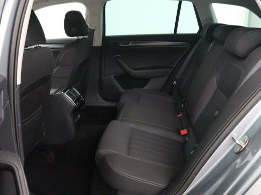 Skoda Superb 1.4 TSI iV Business Edition | 1e eigenaar | Stoelverwarming | Camera | Carplay | Full LED | Navig... ActivLease financial lease