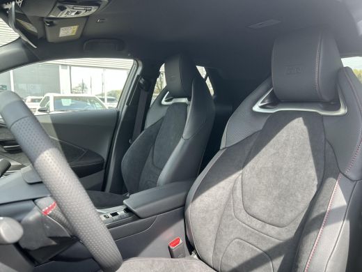 Toyota C-HR 2.0 Plug-in Hybrid 220 GR SPORT ActivLease financial lease