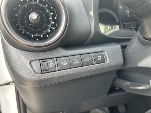 Toyota C-HR 2.0 Plug-in Hybrid 220 GR SPORT ActivLease financial lease