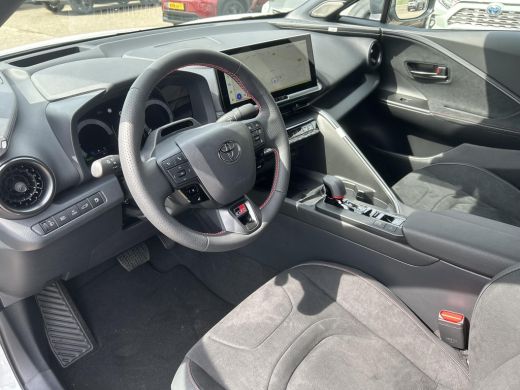 Toyota C-HR 2.0 Plug-in Hybrid 220 GR SPORT ActivLease financial lease