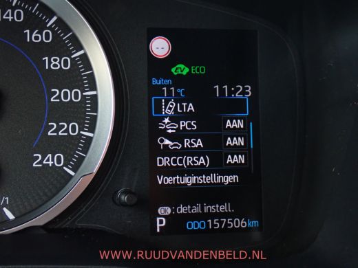 Toyota Corolla 1.8 Hybrid Business CAMERA / CARPLAY / TREKHAAK / ACC ActivLease financial lease