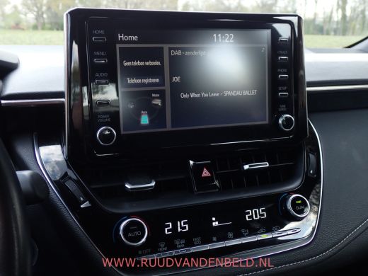 Toyota Corolla 1.8 Hybrid Business CAMERA / CARPLAY / TREKHAAK / ACC ActivLease financial lease