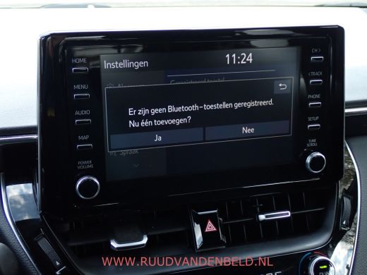 Toyota Corolla 1.8 Hybrid Business CAMERA / CARPLAY / TREKHAAK / ACC ActivLease financial lease