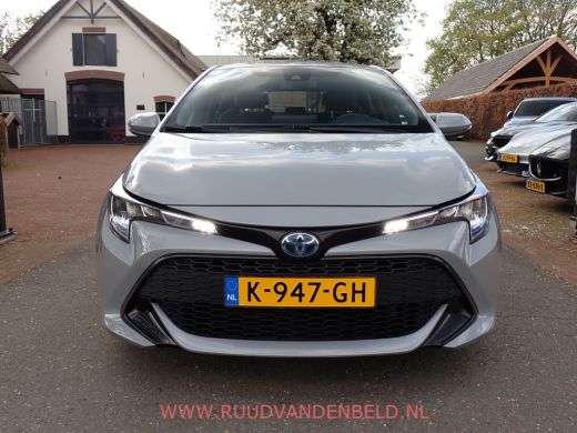 Toyota Corolla 1.8 Hybrid Business CAMERA / CARPLAY / TREKHAAK / ACC ActivLease financial lease