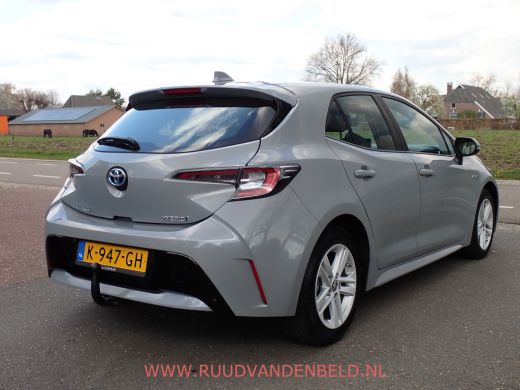 Toyota Corolla 1.8 Hybrid Business CAMERA / CARPLAY / TREKHAAK / ACC ActivLease financial lease