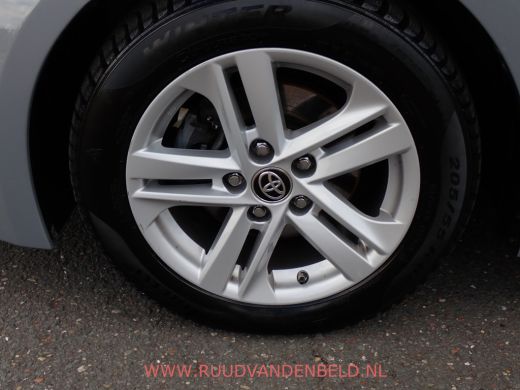 Toyota Corolla 1.8 Hybrid Business CAMERA / CARPLAY / TREKHAAK / ACC ActivLease financial lease