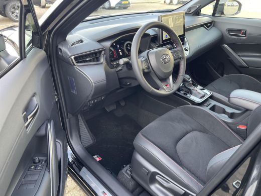 Toyota Corolla Cross Hybrid 180 GR Sport ActivLease financial lease