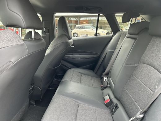 Toyota Corolla Touring Sports Hybrid 140 Dynamic ActivLease financial lease