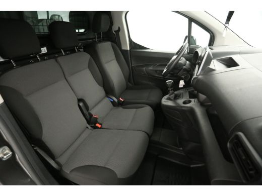 Toyota ProAce 1.5 D-4D 102PK | Airco | Cruise | Carplay | 3 Zits | Trekhaak | Parkeersens. ActivLease financial lease