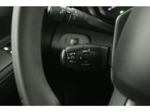 Toyota ProAce 1.5 D-4D 102PK | Airco | Cruise | Carplay | 3 Zits | Trekhaak | Parkeersens. ActivLease financial lease