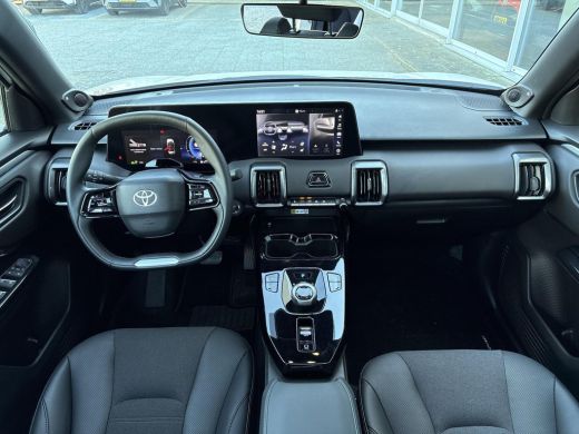 Toyota Urban Cruiser Executive 61 kWh **PANORAMA DAK/ STUURVERWARMING/ DODEHOEK DETECTIE** ActivLease financial lease