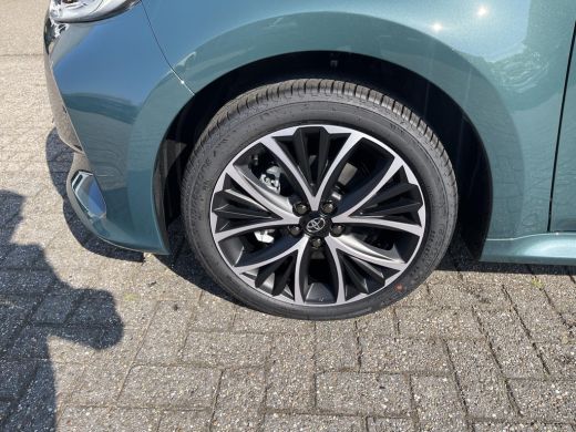 Toyota Yaris 1.5 Hybrid 115 Dynamic Comfort ActivLease financial lease