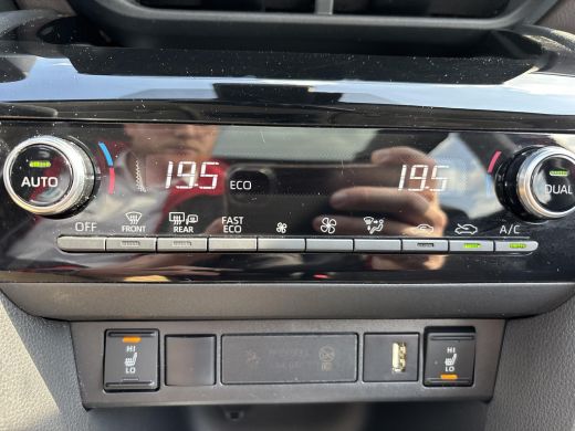 Toyota Yaris Cross 1.5 Hybrid Executive PANO All-in prijs | Automaat | Panoramadak | Stoelverwarming ActivLease financial lease