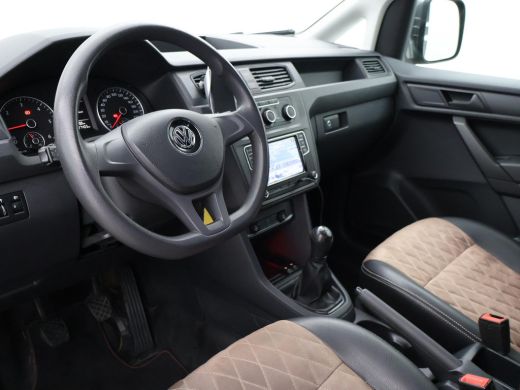 Volkswagen Caddy 2.0 TDI 180 PK + 18 INCH | VERLAAGD | BREMBO | APPLE CARPLAY | TREKHAAK | STOELVERWARMING ActivLease financial lease