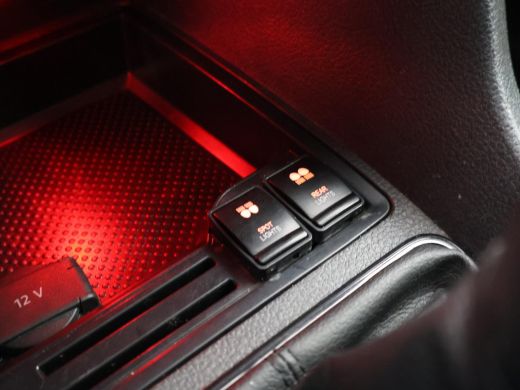 Volkswagen Caddy 2.0 TDI 180 PK + 18 INCH | VERLAAGD | BREMBO | APPLE CARPLAY | TREKHAAK | STOELVERWARMING ActivLease financial lease