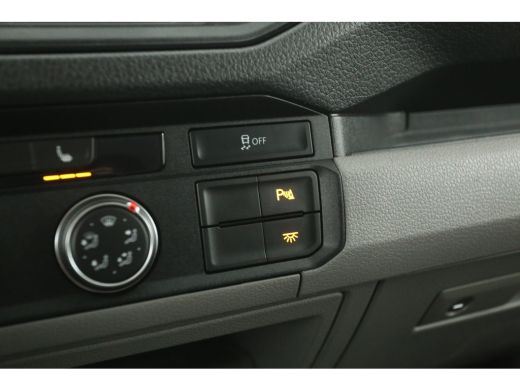 Volkswagen Crafter 35 2.0 TDI L4H3 177PK | 3000kg Trekgew. | Aut. | Airco | Cruise | Camera | Carplay | 3 Zits | Sto... ActivLease financial lease