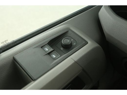 Volkswagen Crafter 35 2.0 TDI L4H3 177PK | 3000kg Trekgew. | Aut. | Airco | Cruise | Camera | Carplay | 3 Zits | Sto... ActivLease financial lease