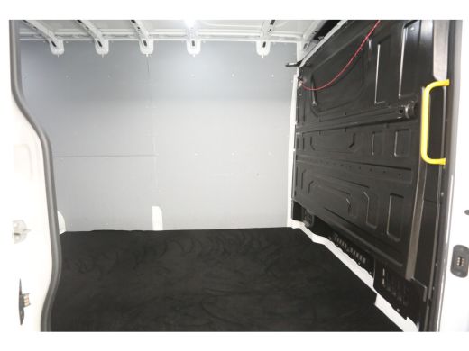 Volkswagen Crafter 35 2.0 TDI L4H3 177PK | 3000kg Trekgew. | Aut. | Airco | Cruise | Camera | Carplay | 3 Zits | Sto... ActivLease financial lease