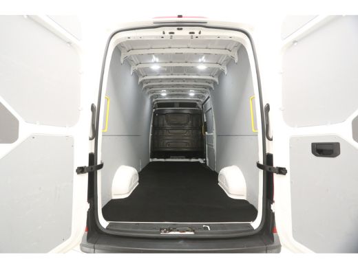 Volkswagen Crafter 35 2.0 TDI L4H3 177PK | 3000kg Trekgew. | Aut. | Airco | Cruise | Camera | Carplay | 3 Zits | Sto... ActivLease financial lease