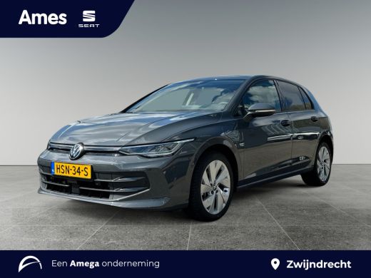 Volkswagen Golf 1.5 204pk eHybrid Life Edition Achteruitrijcamera 'Rear View' | 	Voorstoelen verwarmbaar | Parkee...
