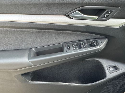 Volkswagen Golf 1.5 204pk eHybrid Life Edition Achteruitrijcamera 'Rear View' | 	Voorstoelen verwarmbaar | Parkee... ActivLease financial lease