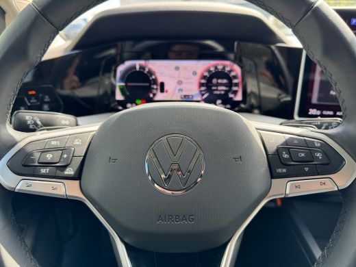 Volkswagen Golf 1.5 204pk eHybrid Life Edition Achteruitrijcamera 'Rear View' | 	Voorstoelen verwarmbaar | Parkee... ActivLease financial lease