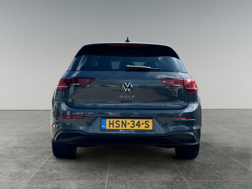 Volkswagen Golf 1.5 204pk eHybrid Life Edition Achteruitrijcamera 'Rear View' | 	Voorstoelen verwarmbaar | Parkee... ActivLease financial lease