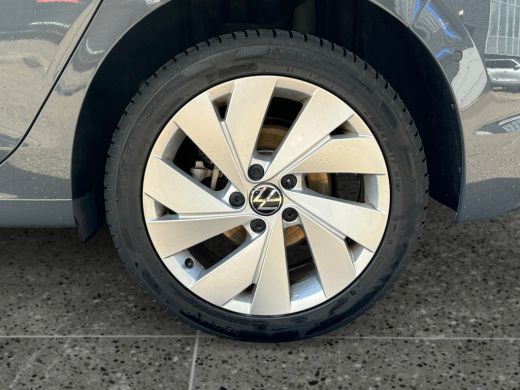 Volkswagen Golf 1.5 204pk eHybrid Life Edition Achteruitrijcamera 'Rear View' | 	Voorstoelen verwarmbaar | Parkee... ActivLease financial lease