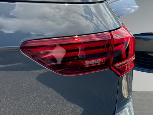 Volkswagen Golf 1.5 204pk eHybrid Life Edition Achteruitrijcamera 'Rear View' | 	Voorstoelen verwarmbaar | Parkee... ActivLease financial lease