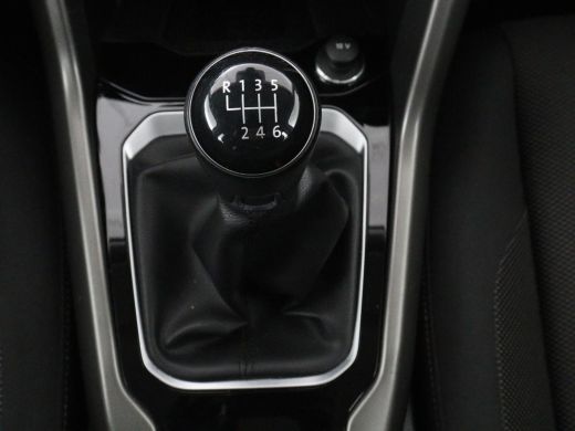 Volkswagen T-Roc 1.0 TSI Style Business | Adaptive cruise | Carplay | Navigatie | DAB | Climate control | Bluetoot... ActivLease financial lease