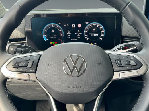 Volkswagen T-Roc 1.5 115pk eTsi Life First Edition Parkeerassistent 'Park Assist' | Voorstoelen verwarmbaar | Acht... ActivLease financial lease