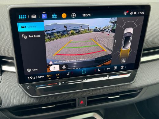 Volkswagen T-Roc 1.5 115pk eTsi Life First Edition Parkeerassistent 'Park Assist' | Voorstoelen verwarmbaar | Acht... ActivLease financial lease